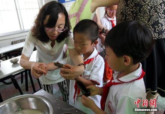 教育部谈留守儿童：追究监护人的失职行为